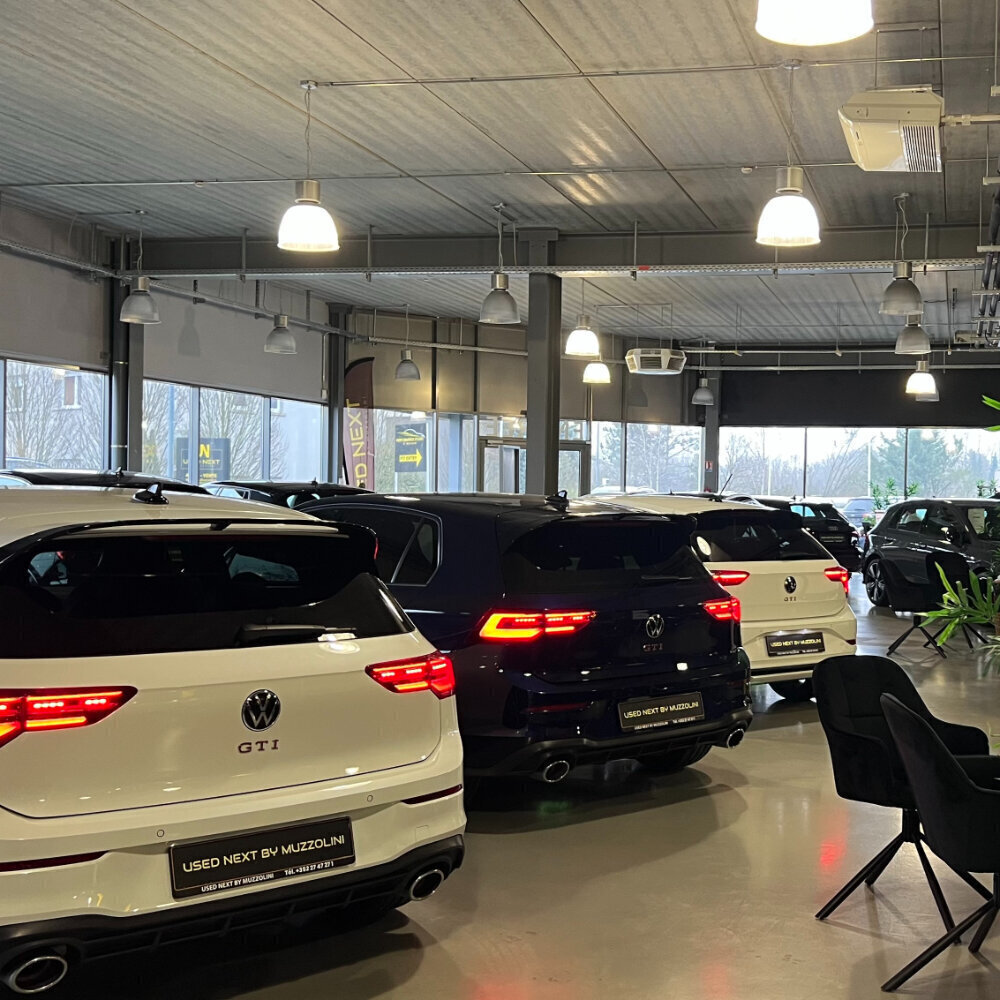 + de 90 véhicules en stock